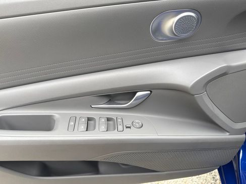 Certified 2022 Hyundai Elantra SEL FWD image 13