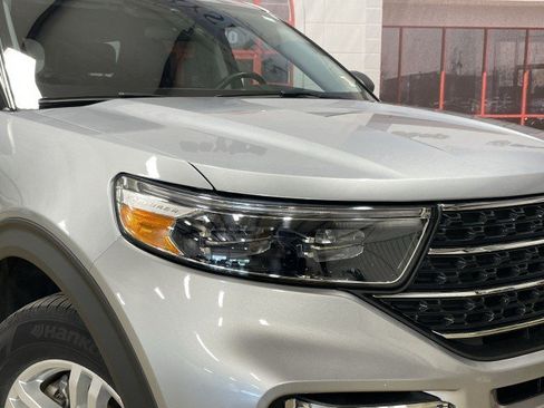Used 2023 Ford Explorer XLT w/ Equipment Group 202A AWD/4WD image 10
