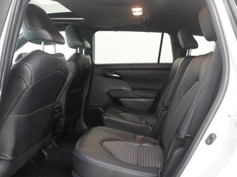 Used 2023 Toyota Highlander XSE image 20