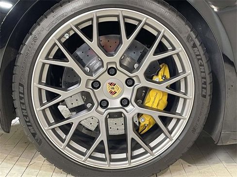 Used 2023 Porsche 911 Carrera image 15