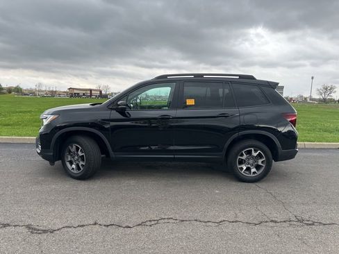 Used 2023 Honda Passport TrailSport image 9
