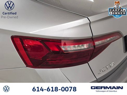 Certified 2023 Volkswagen Jetta SE w/ Panoramic Sunroof Package FWD image 15