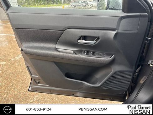 New 2025 Nissan Kicks SV image 16