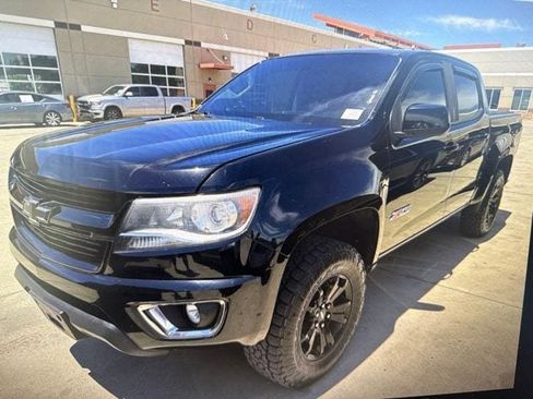 Used 2017 Chevrolet Colorado Z71 w/ Z71 Midnight Edition AWD/4WD image 2