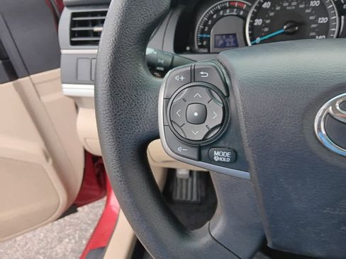 Used 2014 Toyota Camry LE FWD image 18