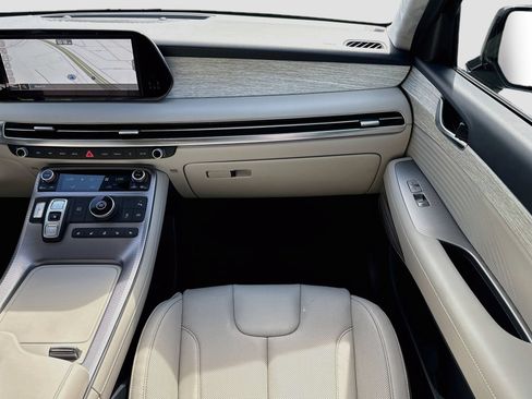 Used 2025 Hyundai Palisade Calligraphy FWD image 19