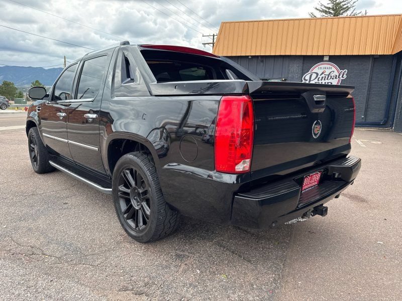Used 2007 Cadillac Escalade EXT w/ Information Package AWD/4WD image 3