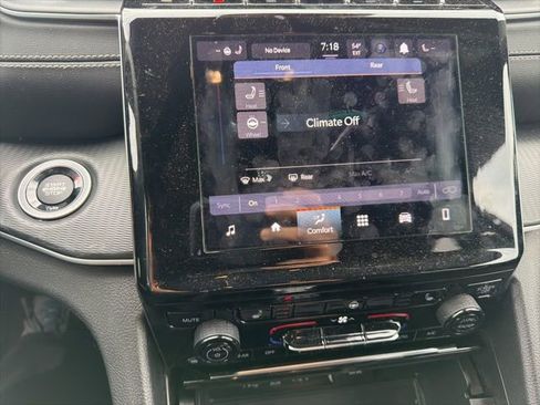Used 2023 Jeep Grand Cherokee L Laredo RWD image 13