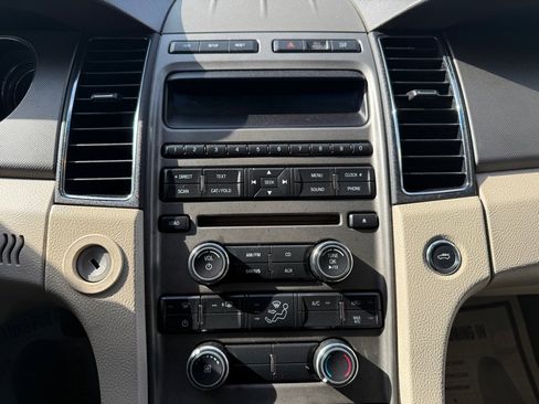 Used 2012 Ford Taurus SE FWD image 16