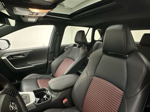 Certified 2021 Toyota RAV4 XSE w/ Weather Package AWD/4WD image 9
