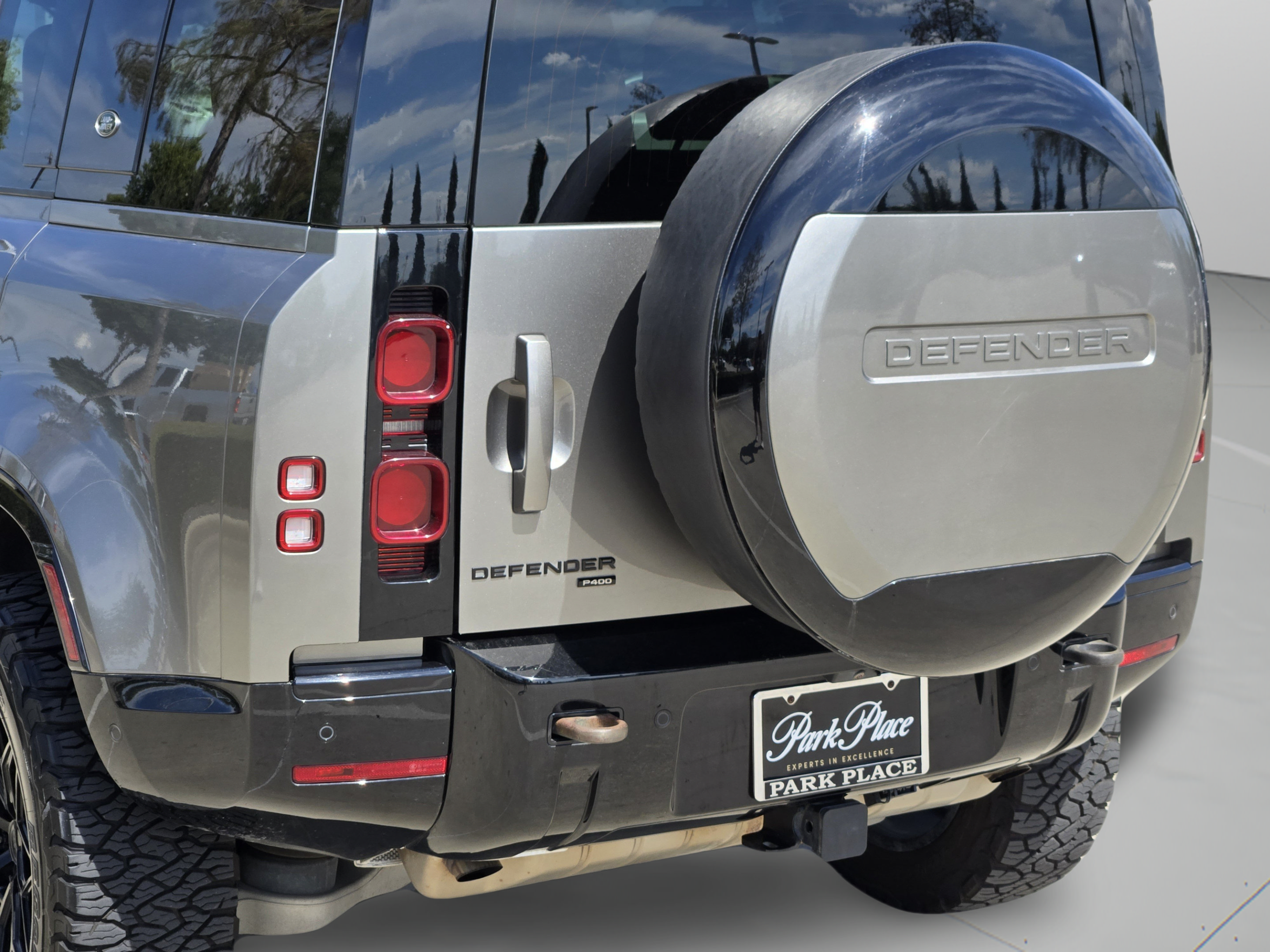 Used 2023 Land Rover Defender 110 X-Dynamic SE AWD/4WD image 39