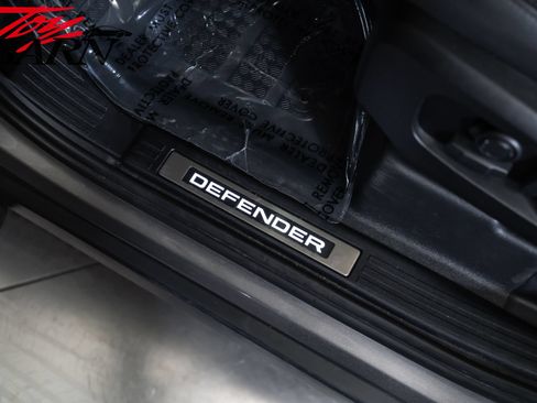Used 2024 Land Rover Defender 110 X-Dynamic SE AWD/4WD image 20
