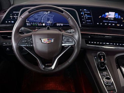 Used 2023 Cadillac Escalade Sport Platinum w/ LPO, ONYX Package image 11