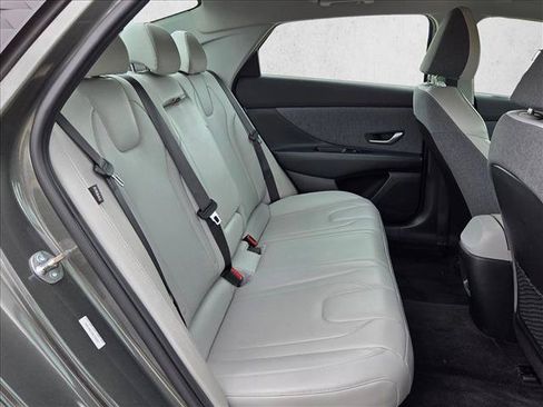 Used 2025 Hyundai Elantra Limited FWD image 22