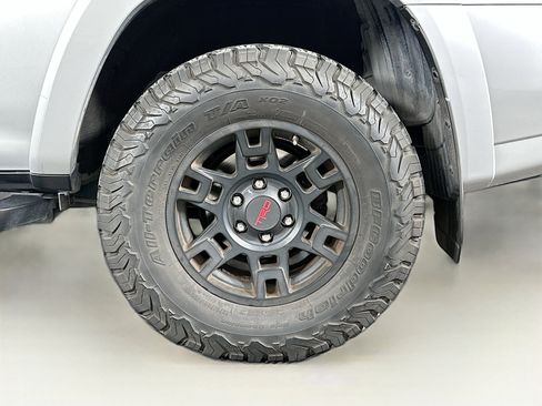 Used 2017 Toyota 4Runner SR5 image 11