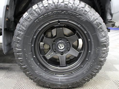 Used 2021 Toyota Tacoma TRD Sport image 8