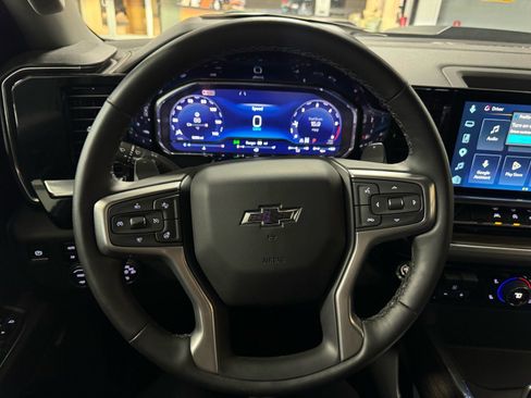 Used 2025 Chevrolet Silverado 1500 LT Trail Boss w/ Convenience Package II AWD/4WD image 21