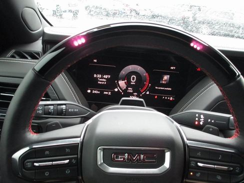 Used 2025 GMC Yukon AT4 Ultimate image 32