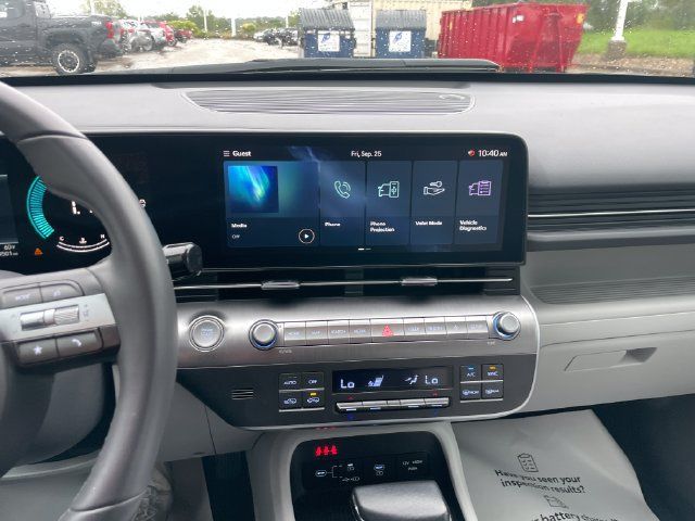 Used 2025 Hyundai Kona SEL AWD/4WD image 12