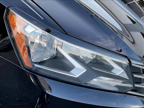 Used 2016 Volkswagen Passat 1.8T SE FWD image 12