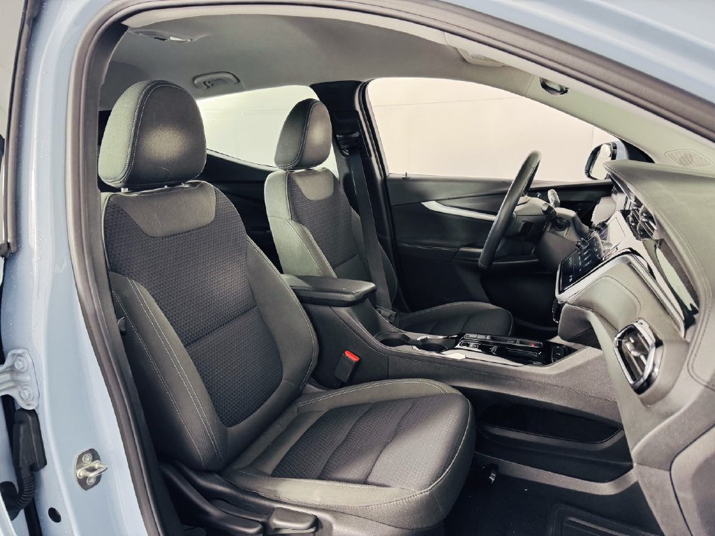 Used 2023 Chevrolet Bolt EUV LT FWD image 28