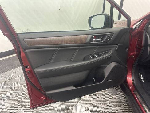 Used 2018 Subaru Outback 2.5i Limited image 11
