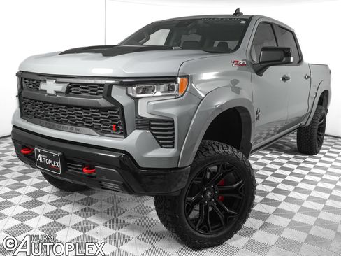 Used 2024 Chevrolet Silverado 1500 LT Trail Boss w/ Convenience Package II AWD/4WD image 1
