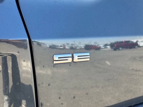 Used 2022 Ford Escape SE FWD image 5