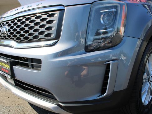 Used 2021 Kia Telluride LX FWD image 4