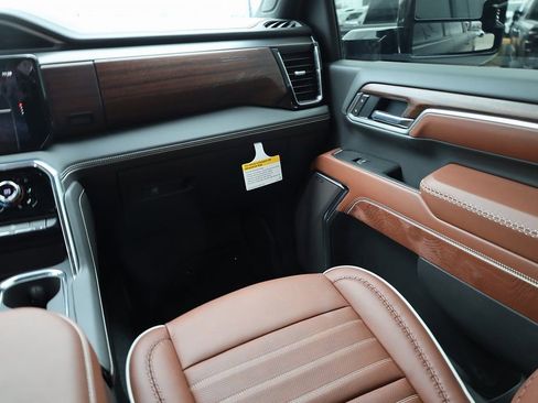 Used 2026 GMC Sierra 3500 Denali Ultimate image 20