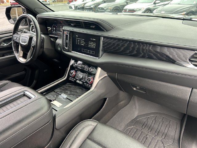 Used 2024 GMC Yukon Denali w/ Denali Reserve Package AWD/4WD image 38