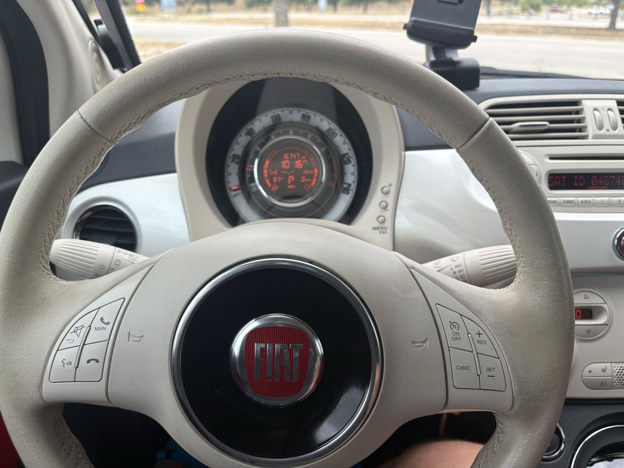 Used 2012 FIAT 500 Lounge w/ Luxury Leather Pkg FWD image 45