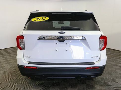 Used 2022 Ford Explorer XLT image 8