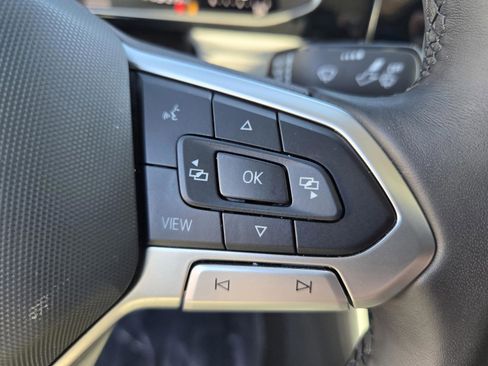 Used 2025 Volkswagen Jetta SE image 16