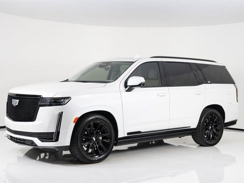 Used 2023 Cadillac Escalade Sport Platinum w/ Heavy-Duty Trailer Package AWD/4WD image 4