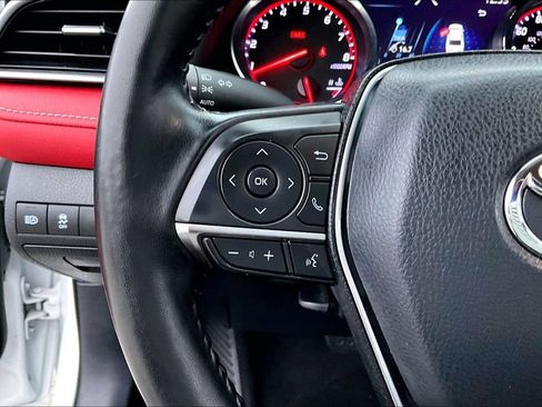 Used 2019 Toyota Camry XSE image 11