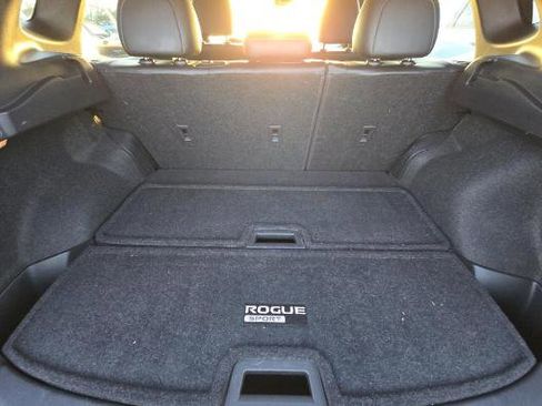 Used 2021 Nissan Rogue Sport SL w/ Premium Package image 11