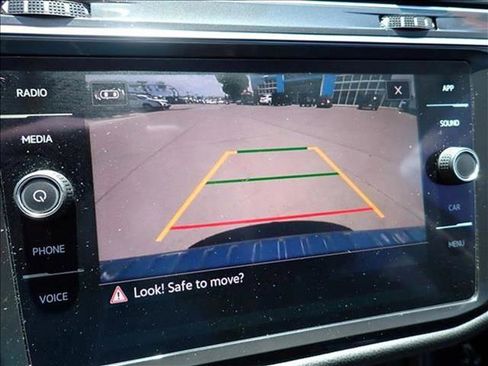 Used 2022 Volkswagen Tiguan SE image 23