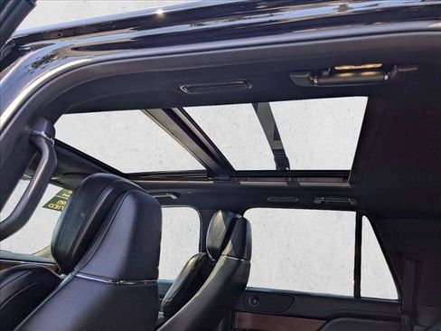 Used 2021 Lincoln Navigator L Reserve w/ Cargo Convenience Package RWD image 20