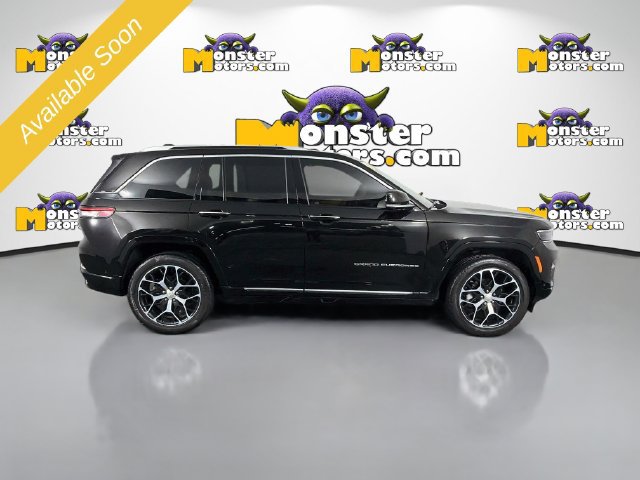 Used 2024 Jeep Grand Cherokee Summit AWD/4WD image 4