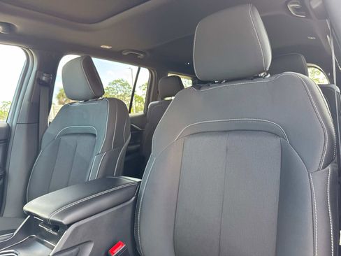 New 2025 Jeep Grand Cherokee L Laredo w/ Trailer Tow Package image 21