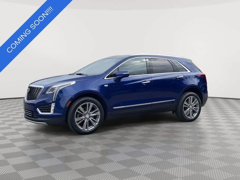 Used 2025 Cadillac XT5 Premium Luxury w/ LPO, Floor Liner Package AWD/4WD image 4