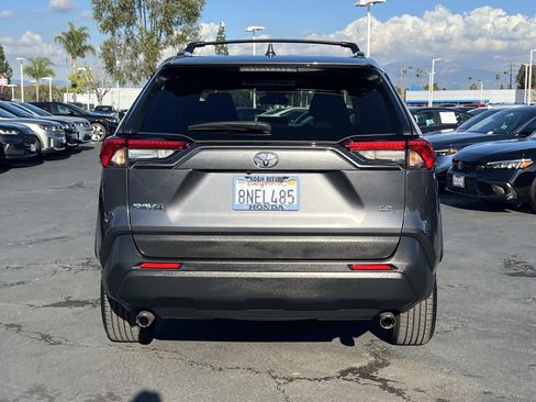 Used 2019 Toyota RAV4 LE image 24