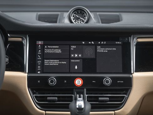 New 2025 Porsche Macan image 30