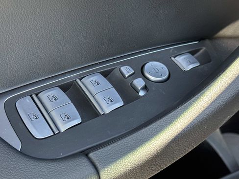 Used 2025 BMW X4 M40i image 16