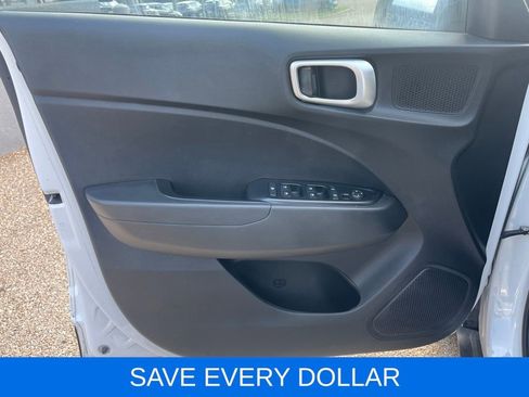 Used 2021 Hyundai Venue SEL w/ Premium Package FWD image 13