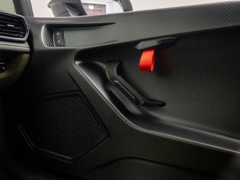 Used 2024 Lamborghini Huracan Sterrato image 33