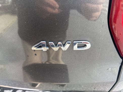 Used 2018 Ford Explorer XLT w/ Equipment Group 202A image 15