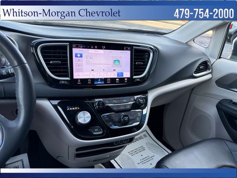 Used 2023 Chrysler Pacifica Touring-L FWD image 23