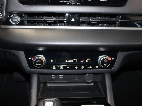 Used 2025 Mitsubishi Outlander SE AWD/4WD image 16